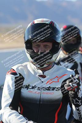 media/Dec-01-2025-Moto Forza (Mon) [[2daa91e15f]]/4-Around the Pits/